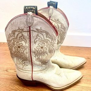 Real Texas cowgirl boots - Justin Boots, size 10 (fits small)